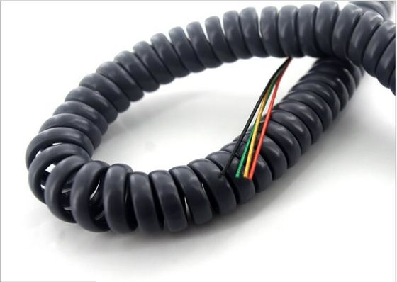 6C × 18AWG + 18C × 24AWG eingelagerte Kupferstränge PVC Isolierung TPU Material 80°C 300V Spiralkabel
