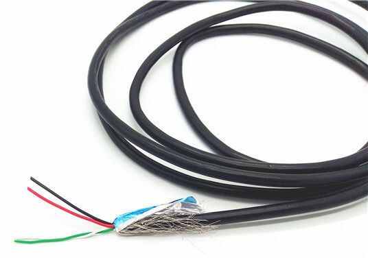 Cat5e Ethernet-Kabel mit UV-beständigem PVC-Mantel, blankem Kupferleiter und 305m Rollenlänge für Hochgeschwindigkeits-Netzwerkkommunikation